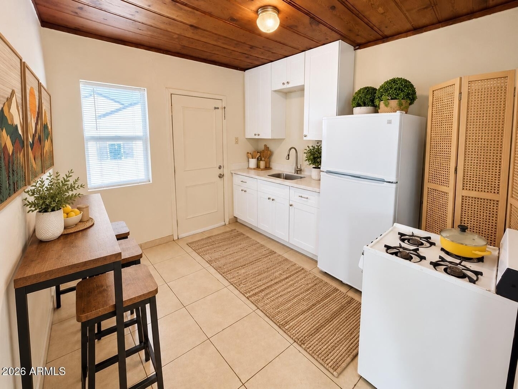 925 E Turney Avenue - Photo 28