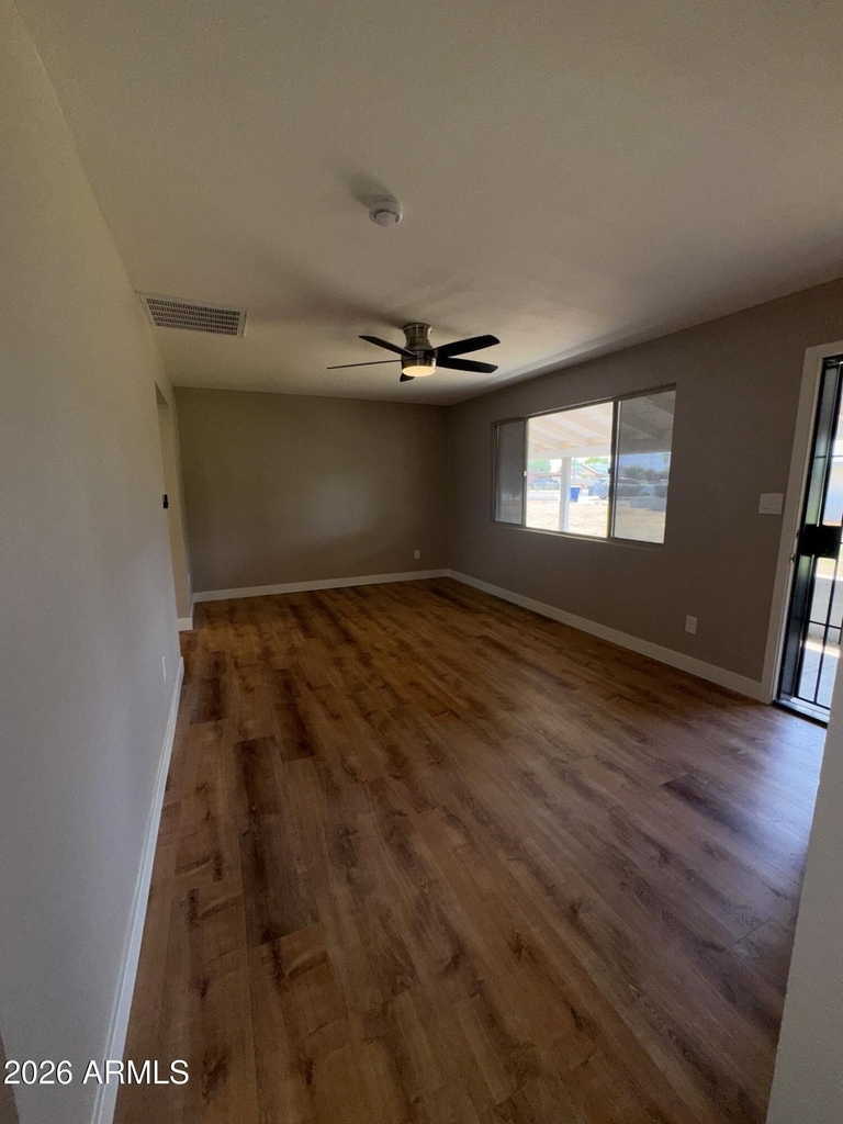493 E Erie Street - Photo 2