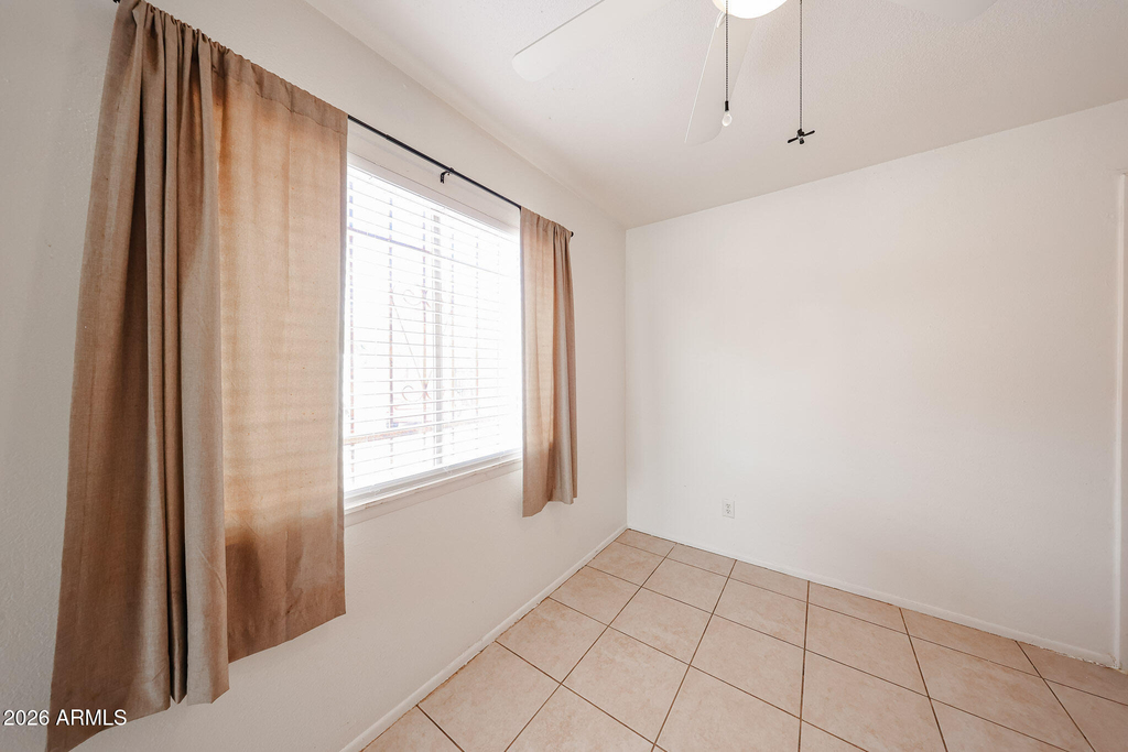 1233 E Henry Street - Photo 17