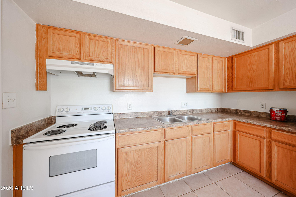 1233 E Henry Street - Photo 21