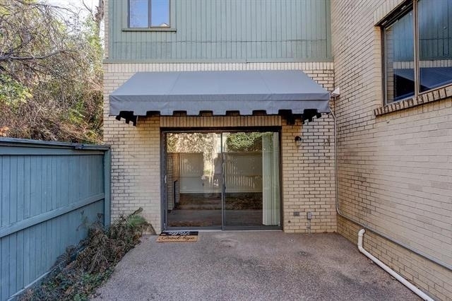 2633 Mccart Avenue - Photo 20