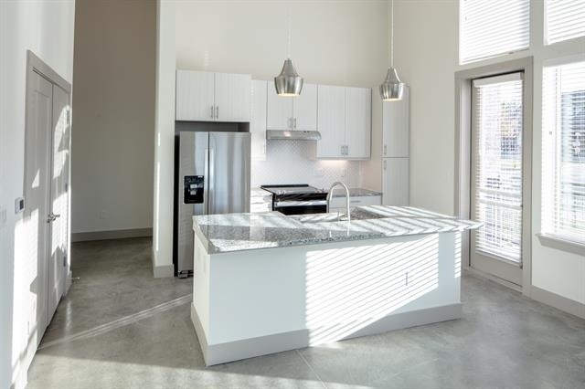 601 N Oak Street - Photo 2