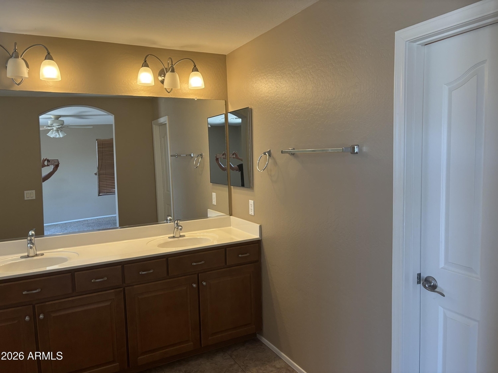 18045 W Carol Avenue - Photo 6