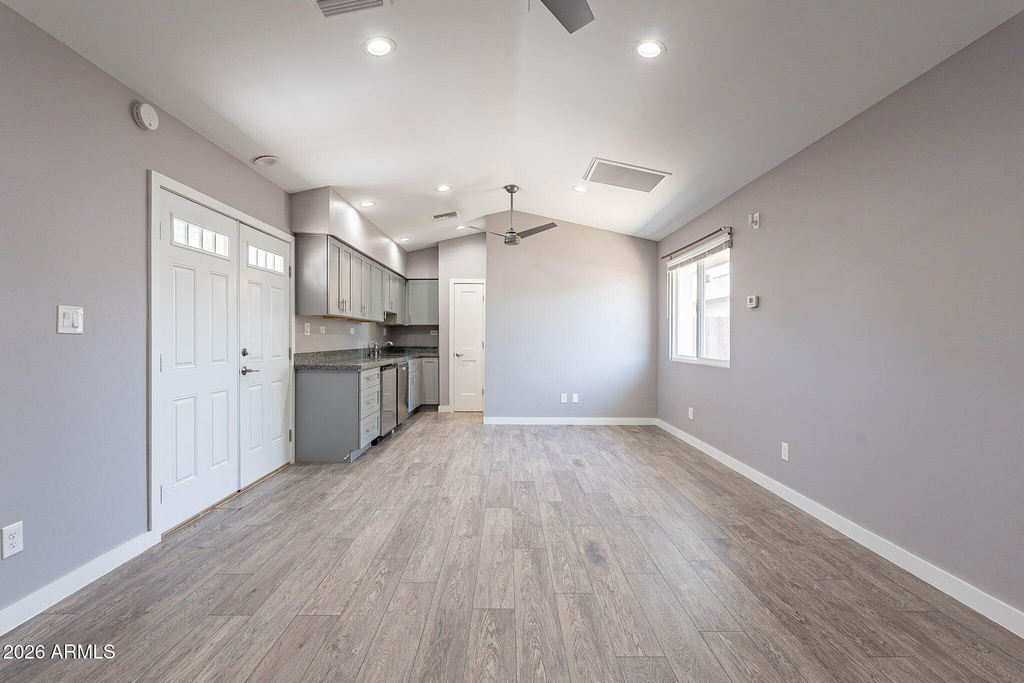 523 N Pasadena -- - Photo 12