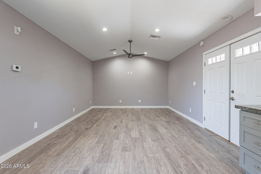 523 N Pasadena -- - Photo 11