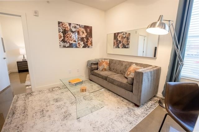 120 N Madison Avenue - Photo 3
