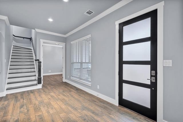 216 Alvarado Street - Photo 2