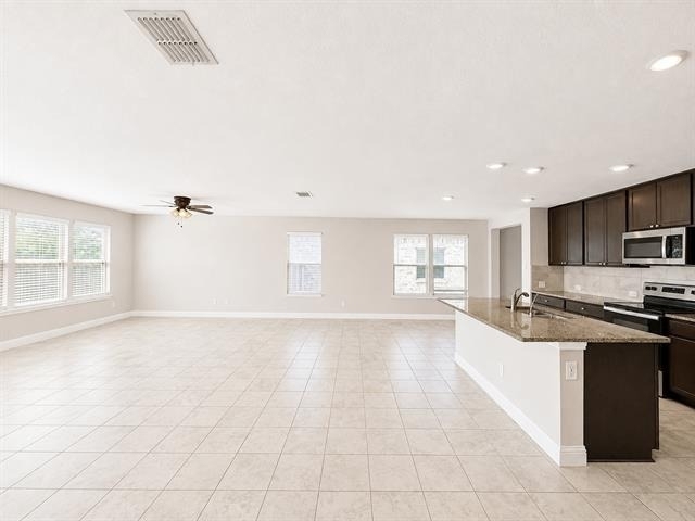 2605 Wesley Avenue - Photo 3