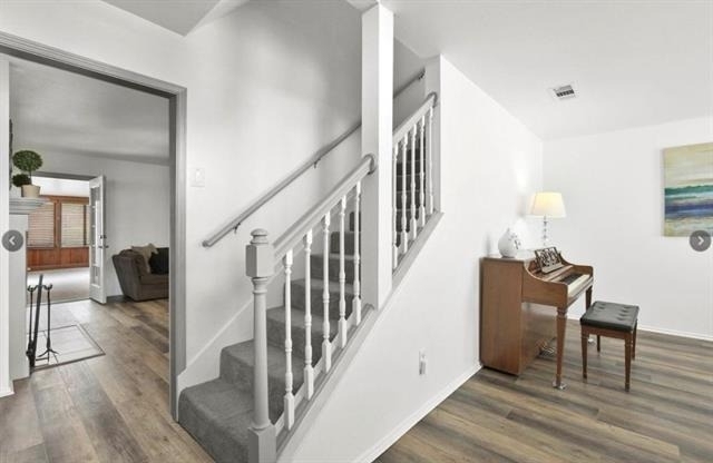 1805 Country Court - Photo 3