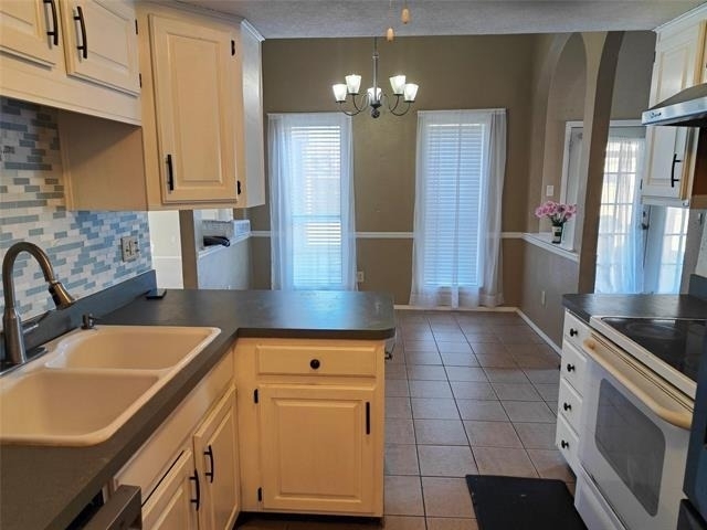 2513 Crown Circle - Photo 11