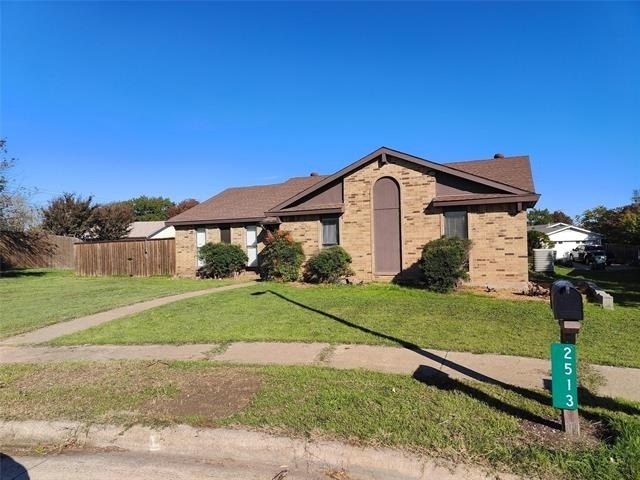 2513 Crown Circle - Photo 1