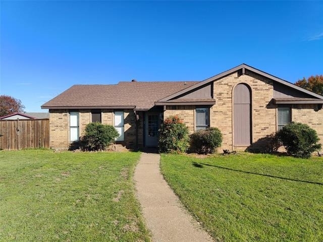 2513 Crown Circle - Photo 0