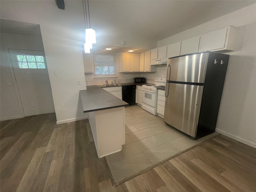 4935 Curzon Avenue - Photo 2