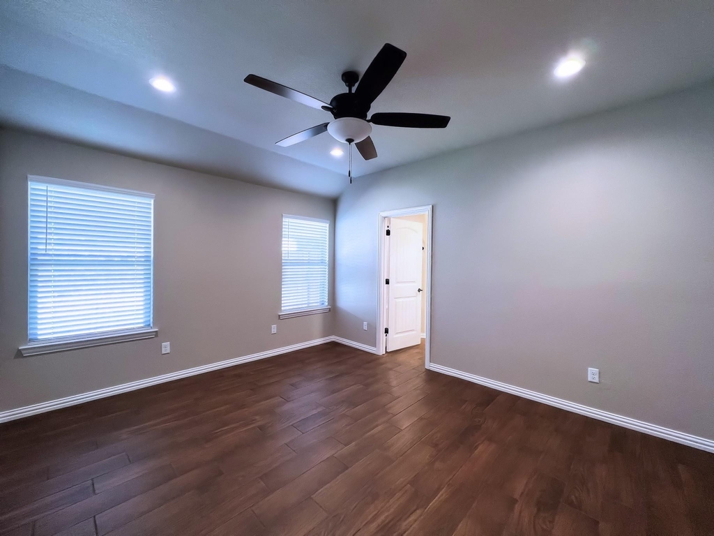219 Clover Circle - Photo 8