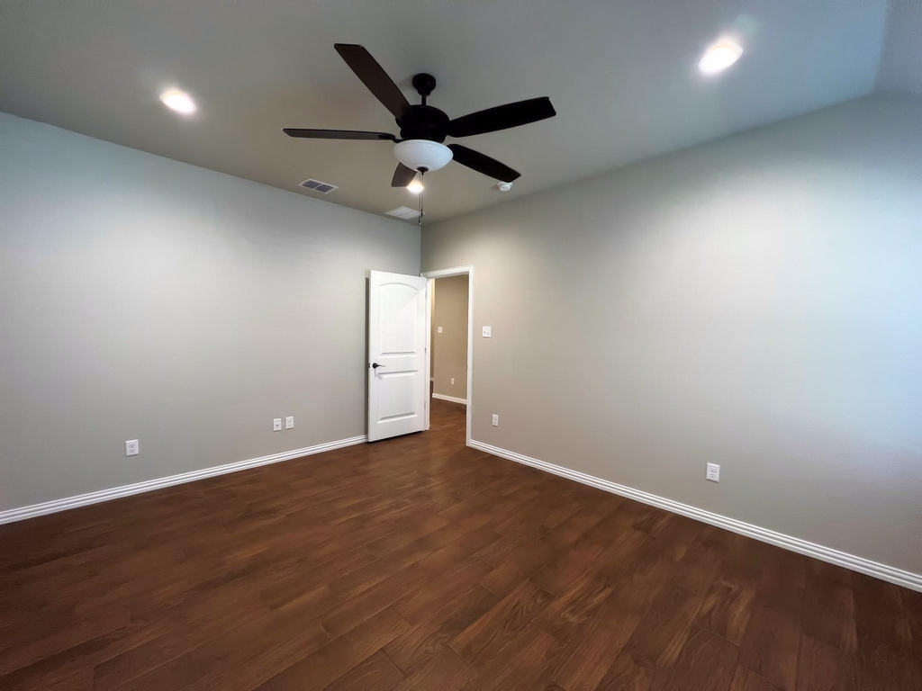 219 Clover Circle - Photo 7