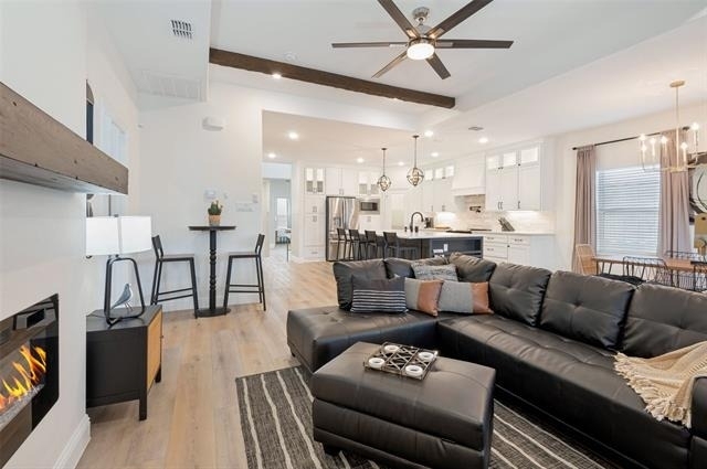 1805 Nomas Street - Photo 4