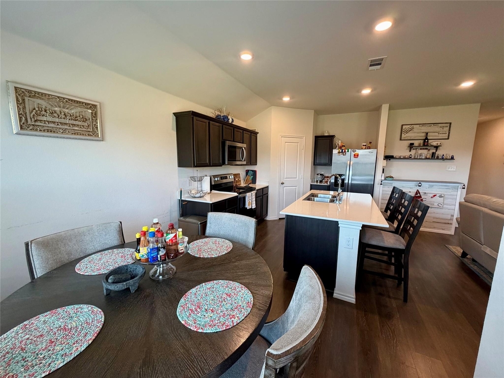 1408 Skyline Drive - Photo 5