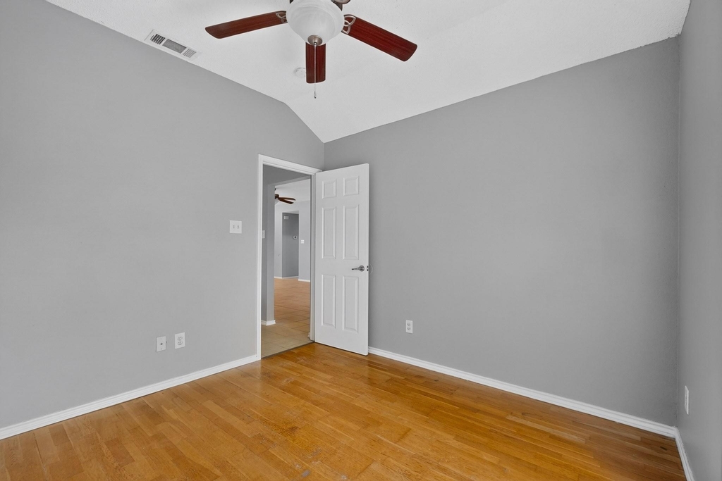 7700 Tournament Road - Photo 24