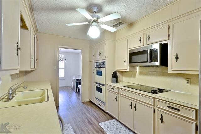 2810 Arrowhead Drive - Photo 4