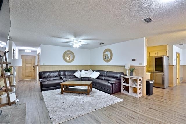 2810 Arrowhead Drive - Photo 2