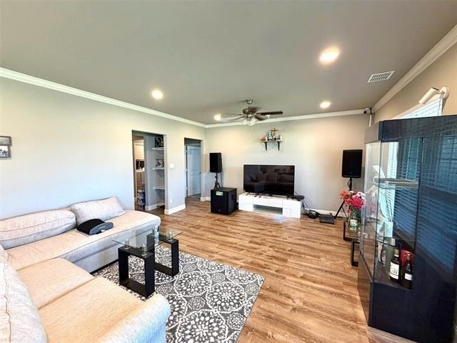 402 Coyote Creek Drive - Photo 3