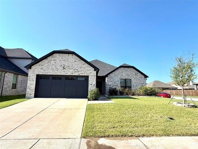 402 Coyote Creek Drive - Photo 0