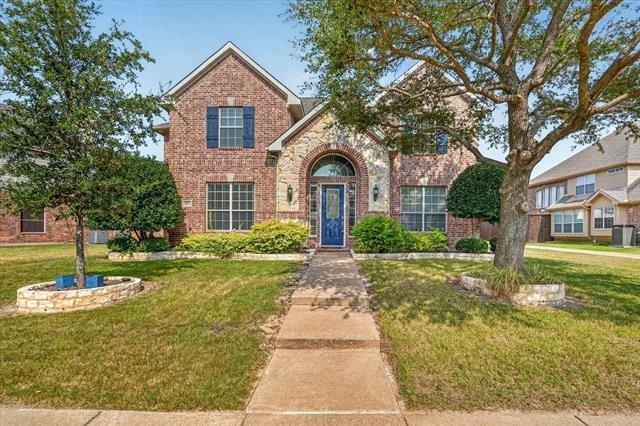 822 Shadybrook Drive - Photo 0