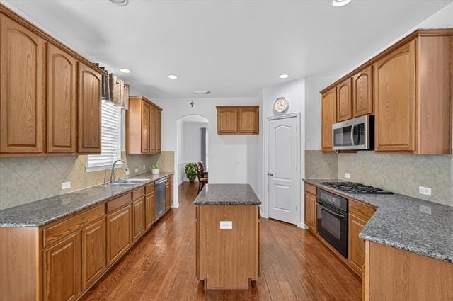822 Shadybrook Drive - Photo 4