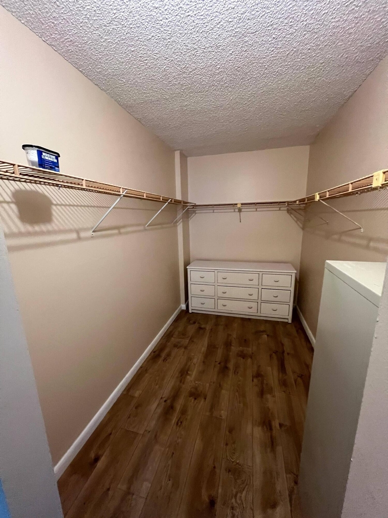 105 Royal Park Drive - Photo 3