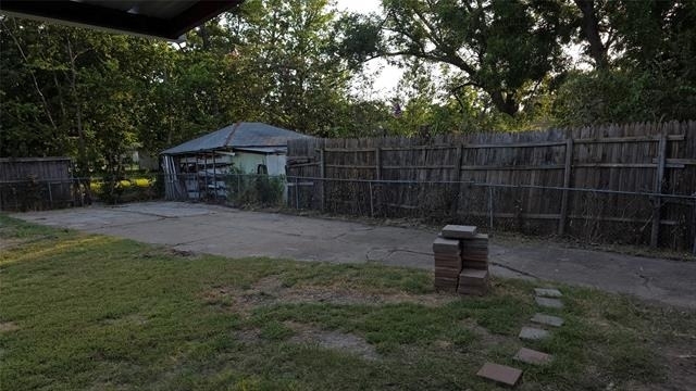 608 W 6th Street - Photo 11