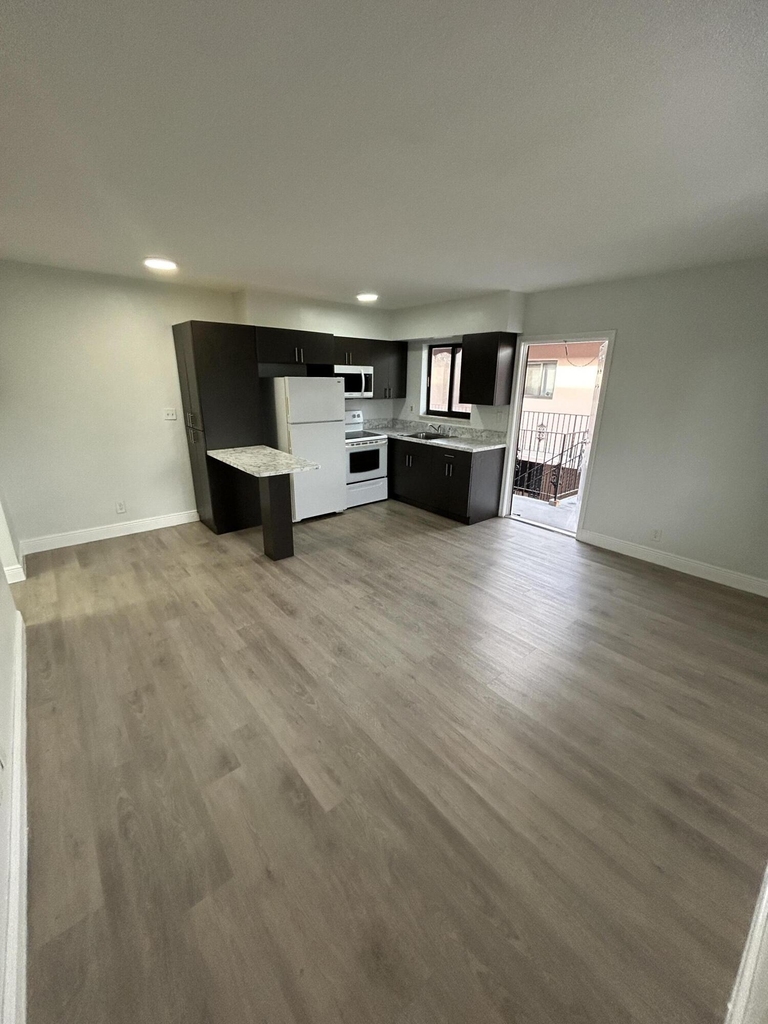 2545 Taft Street - Photo 1