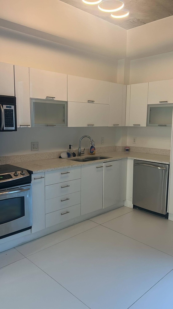 133 Ne 2nd Avenue - Photo 0