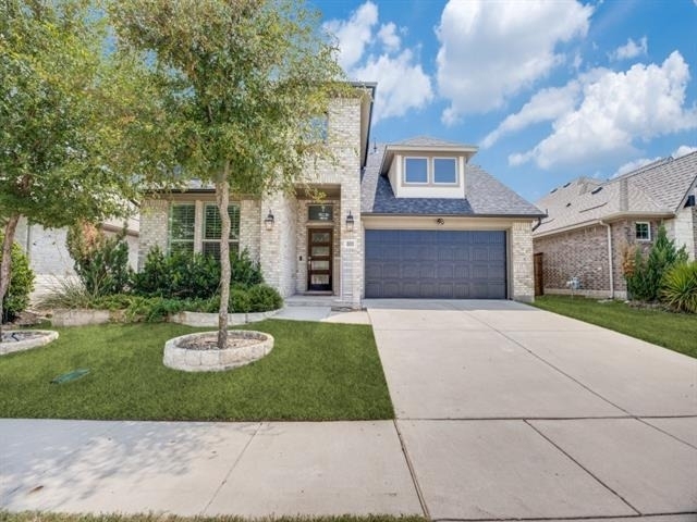 808 Mathew Drive - Photo 0