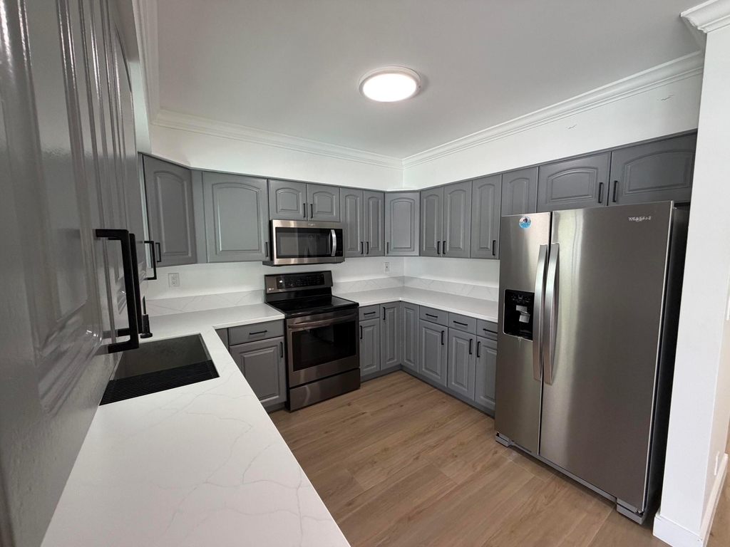 498 W Conference Drive - Photo 6