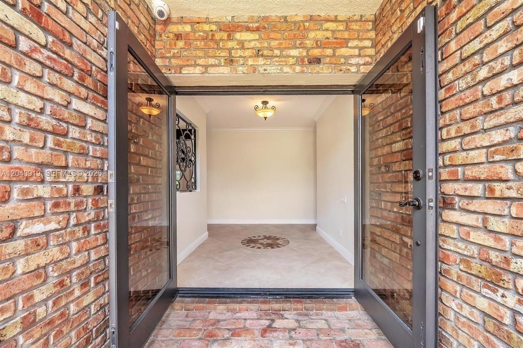 4920 Sw 170th Avenue - Photo 2