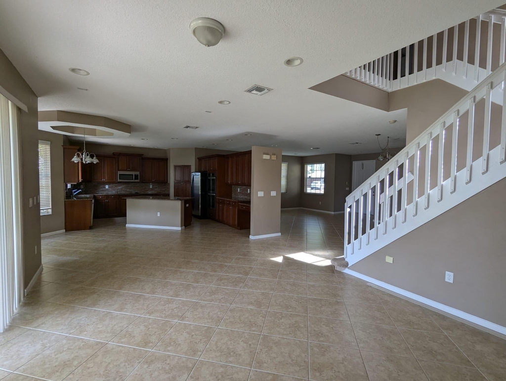 9015 Alexandra Circle - Photo 15