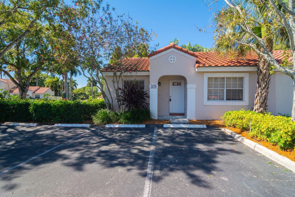 1579 Springside Drive - Photo 0