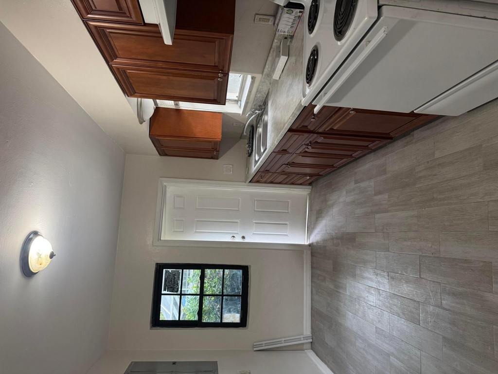 510 Hibiscus Avenue - Photo 8
