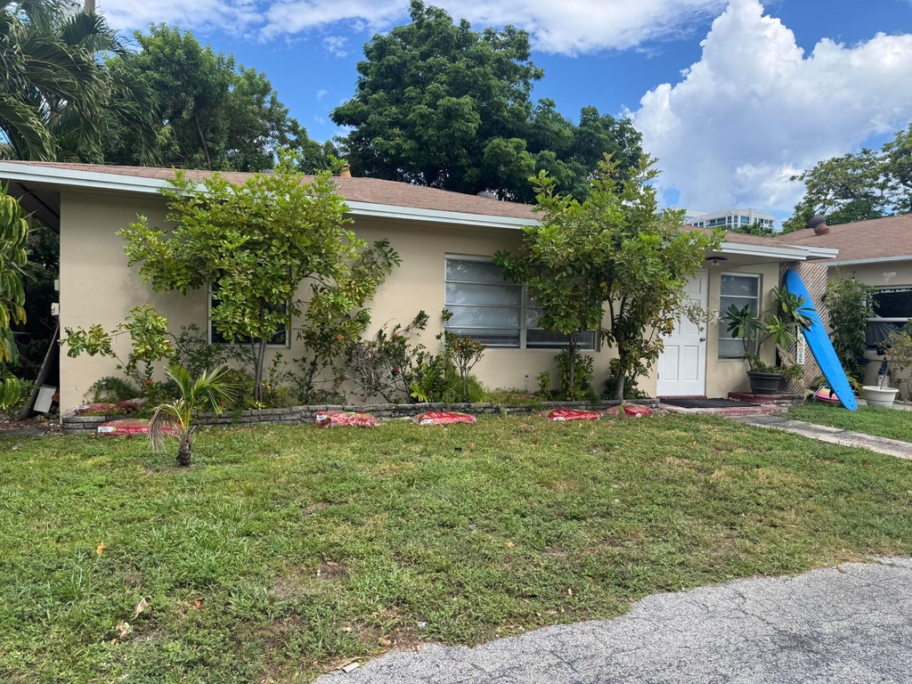 510 Hibiscus Avenue - Photo 0