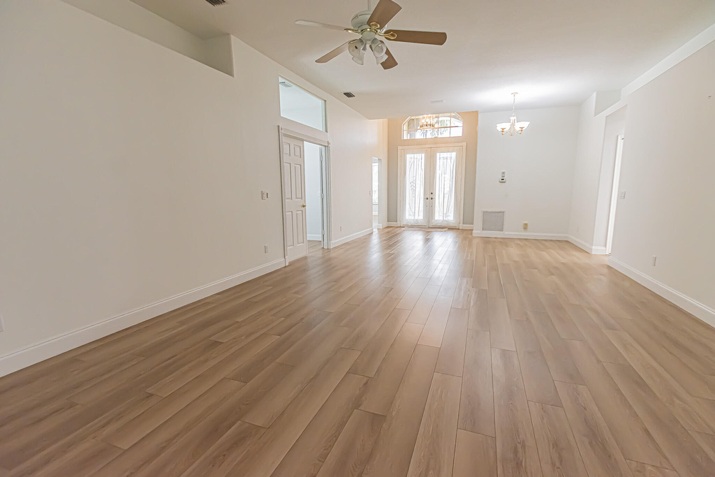 204 Nw Zanzibar Place - Photo 1