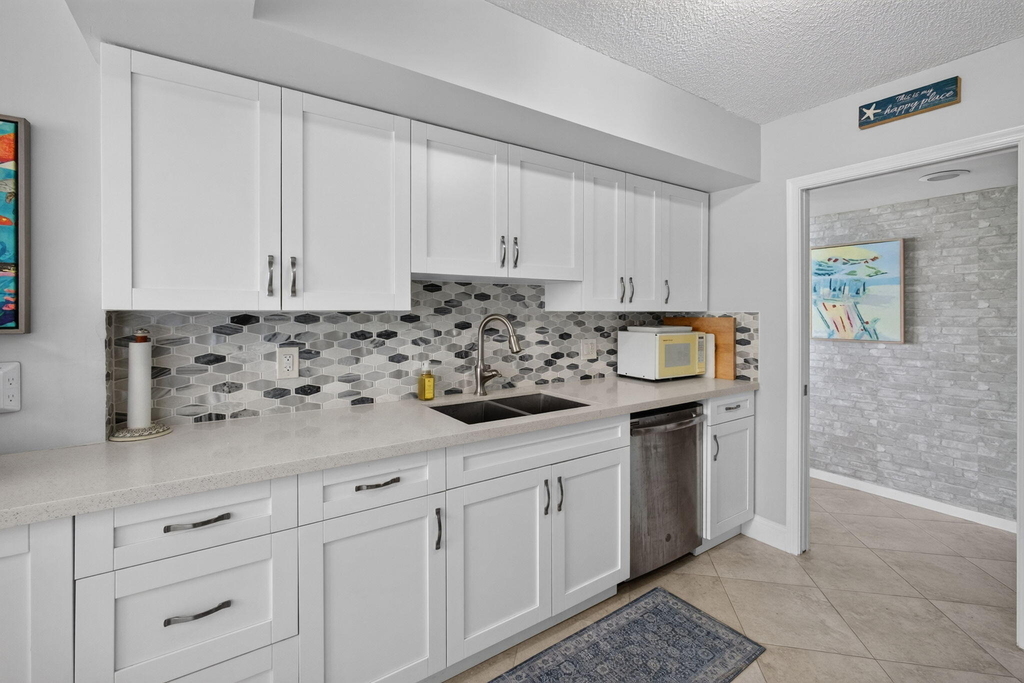 5380 N Ocean Drive - Photo 23