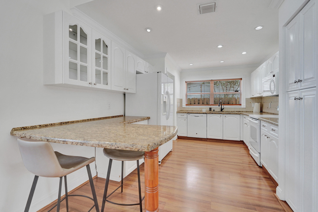 6817 Barnwell Drive - Photo 4