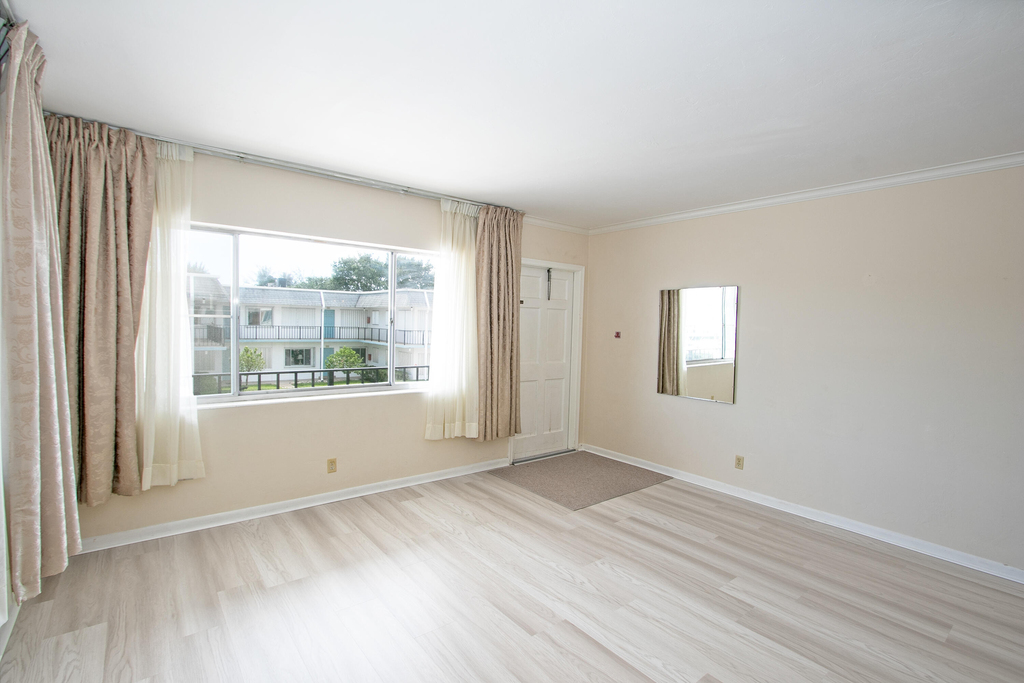 3240 Lake Osborne Drive - Photo 5