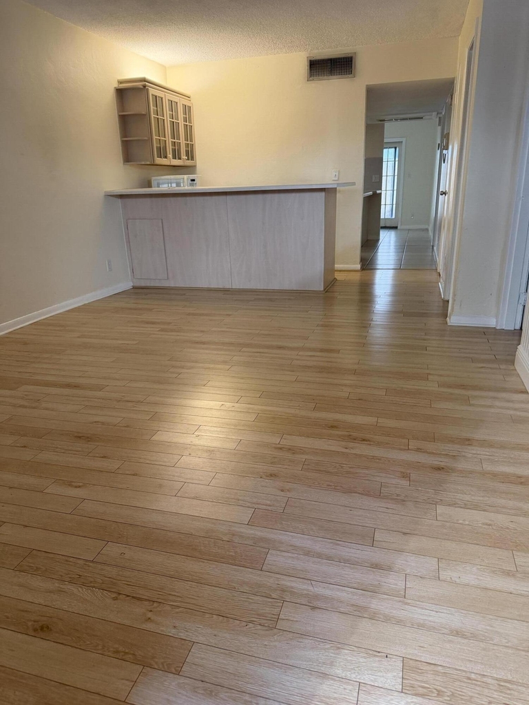 917 Ne 16th Avenue - Photo 2