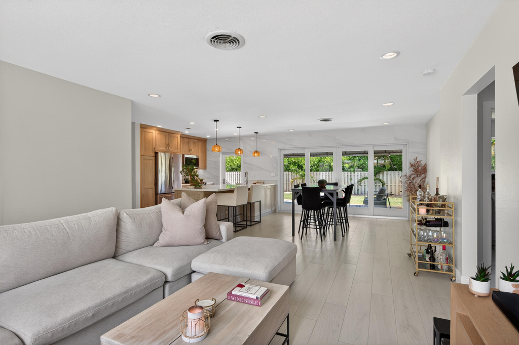 4800 Ne 15th Terrace - Photo 2
