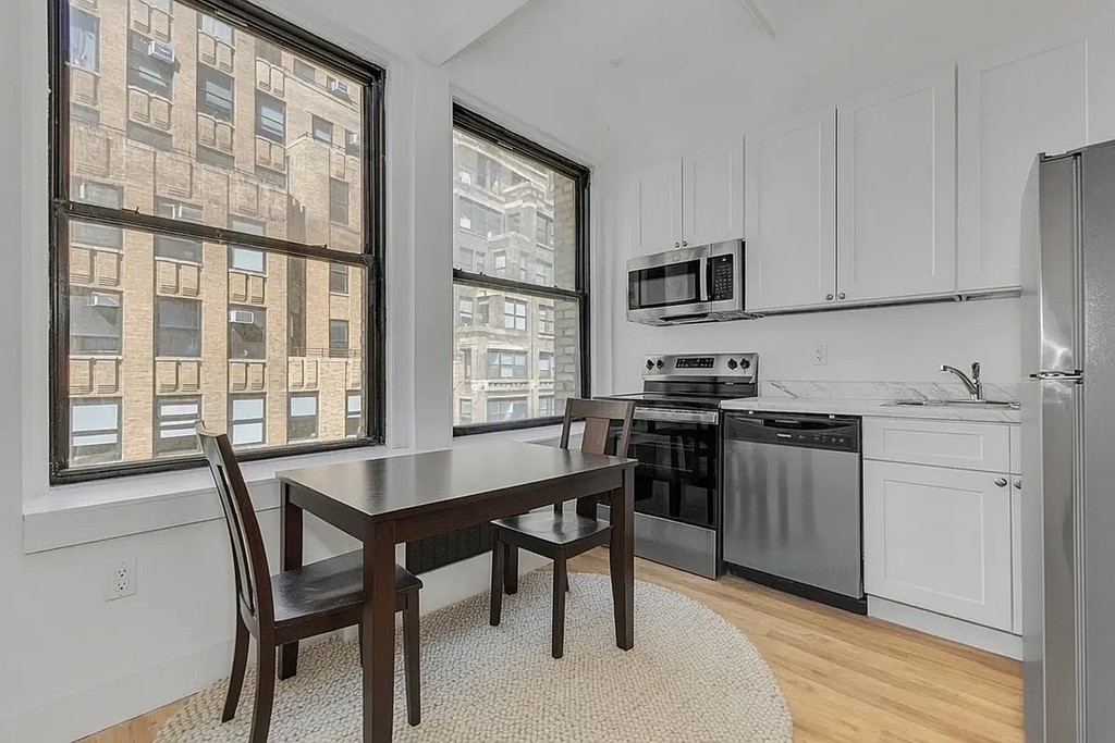 248 West 35th Street - Photo 1