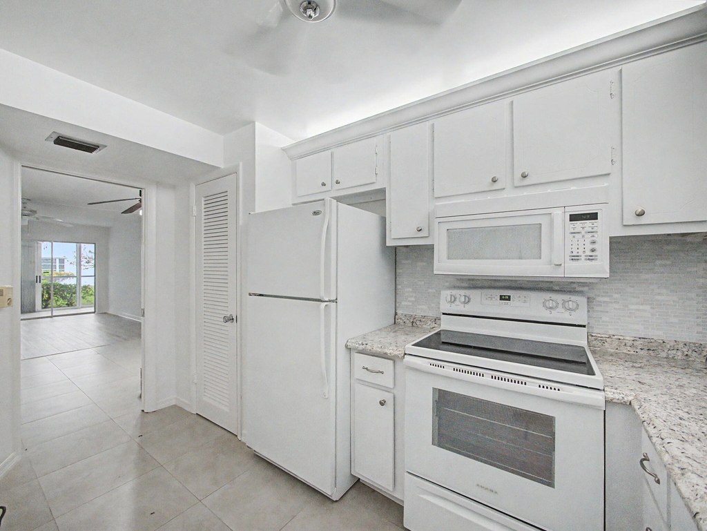 3 Westwood Avenue - Photo 3
