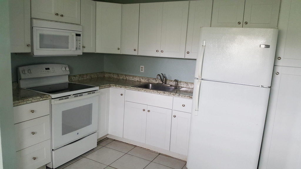 109 E Central Boulevard - Photo 0
