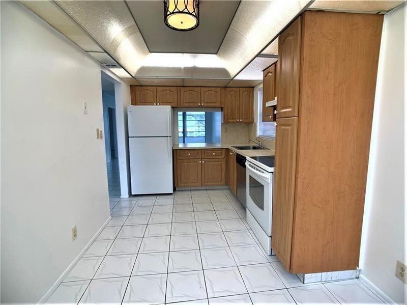 8360 Sands Point Boulevard - Photo 4