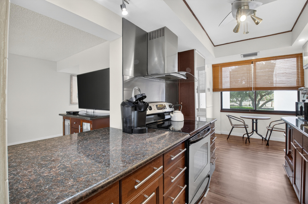 3604 Bridgewood Drive - Photo 11